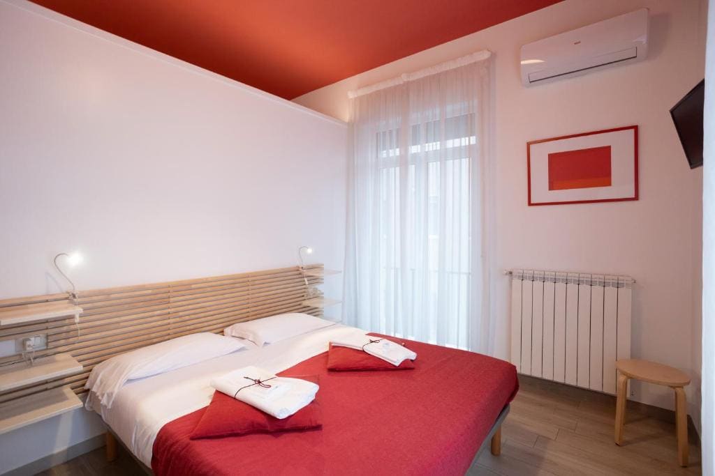Deluxe Room room - Image 2