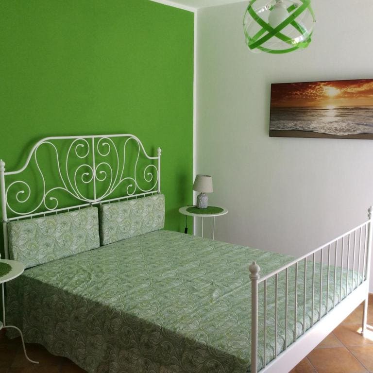 Deluxe Family Room room - Image 2