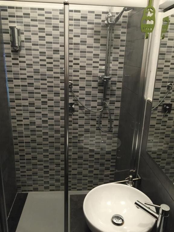 Double or Twin Room with Private Bathroom room - Image 2
