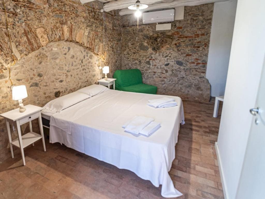 Double Room with Private Bathroom room - Image 2