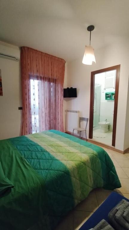 Double Room with Private Bathroom room - Image 3