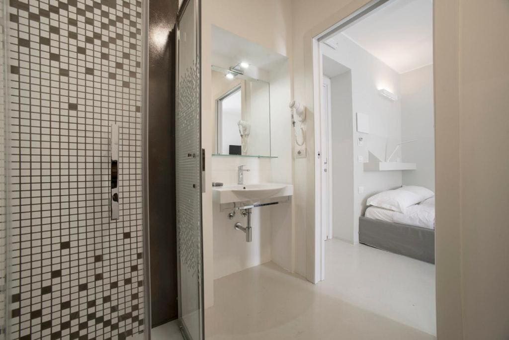 Room room - Image 3