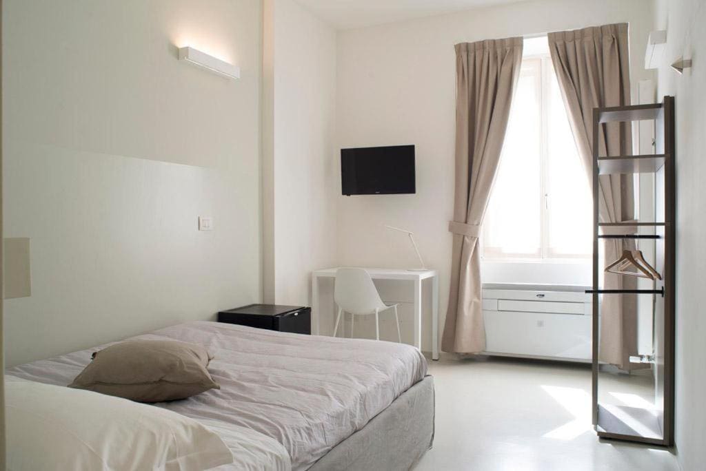 Room room - Image 1