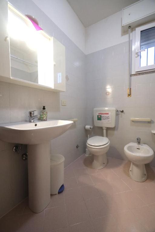 Quadruple Room with Shared Bathroom room - Image 2