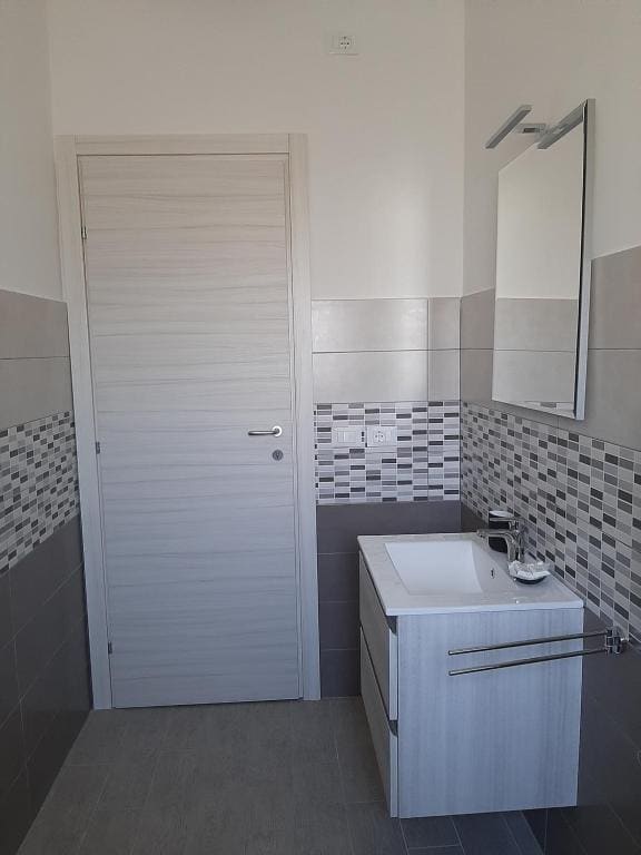 Quadruple Room with Private Bathroom room - Image 1