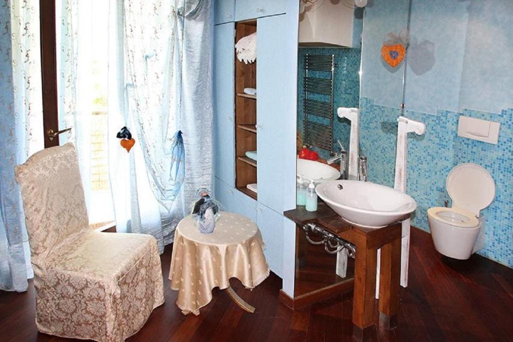 Double Room with Private Bathroom room - Image 3