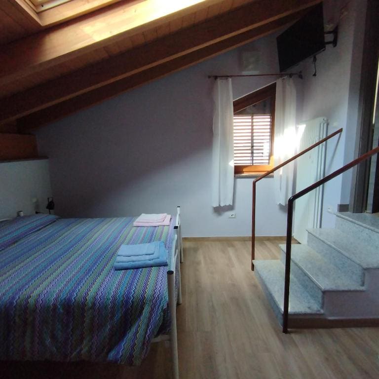Room room - Image 2