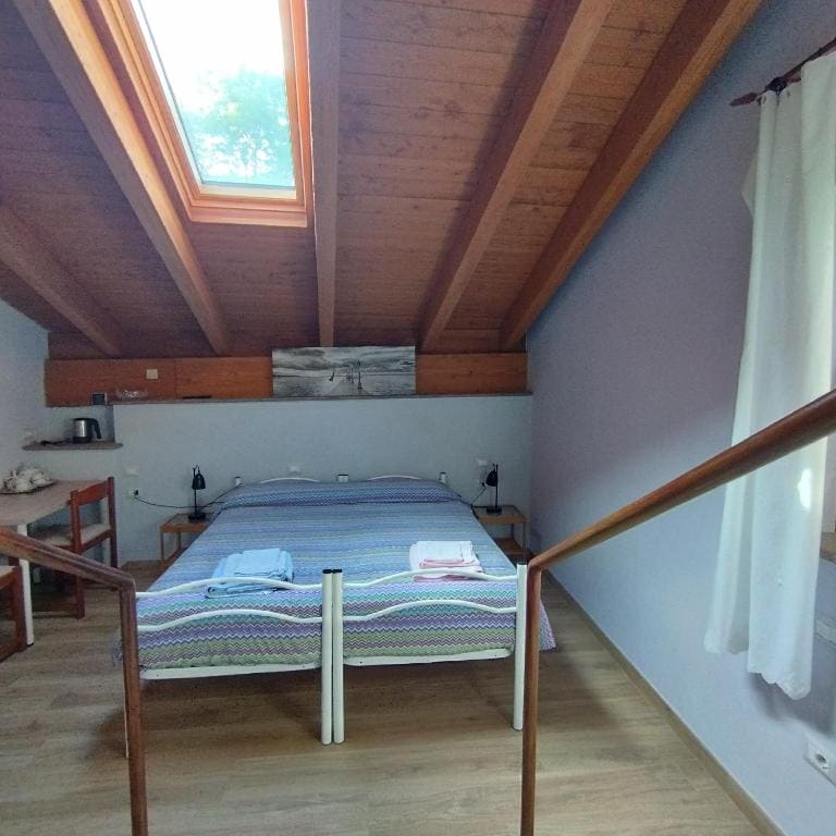 Room room - Image 3