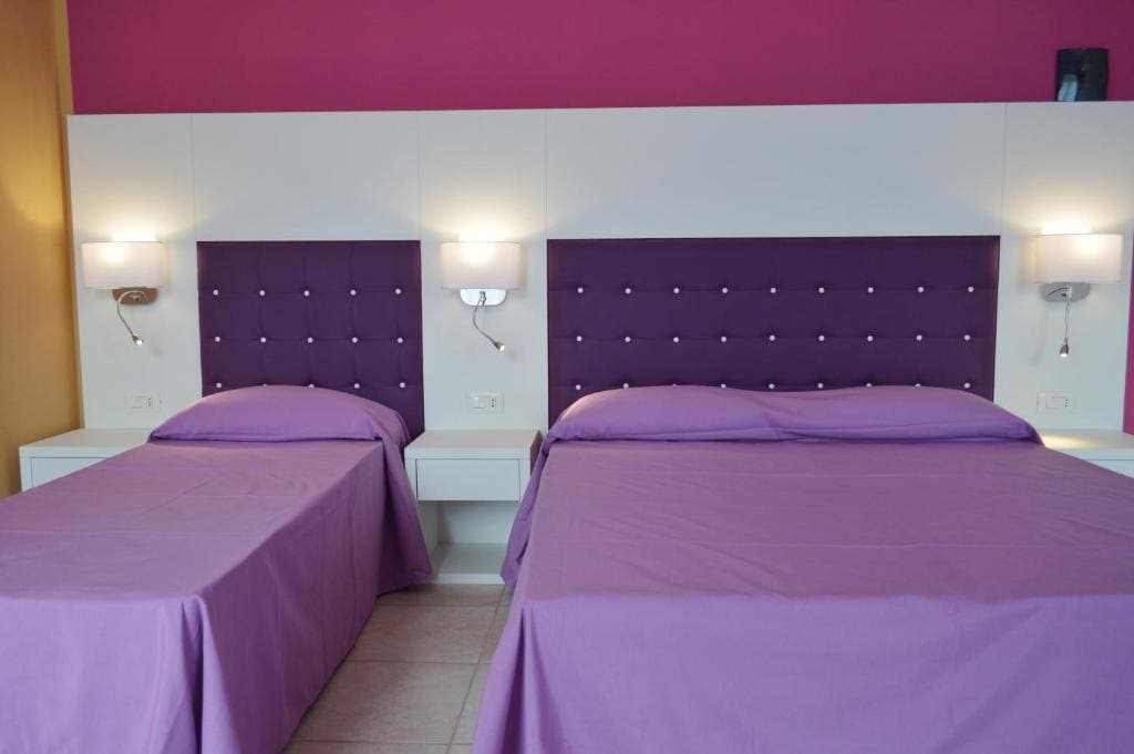 Luxury Triple Room room - Image 1