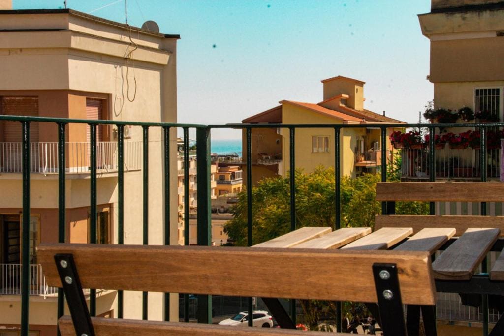 Deluxe Double Room with Balcony room - Image 2