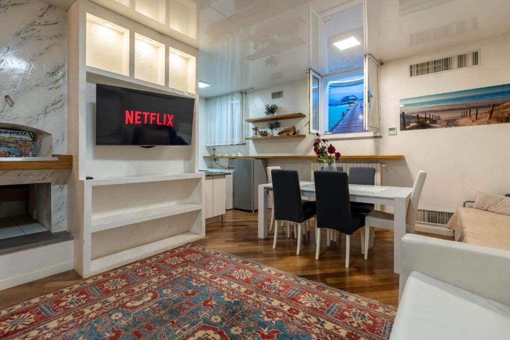 Deluxe Studio room - Image 3