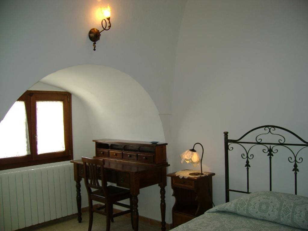 Large Double or Twin Room room - Image 3