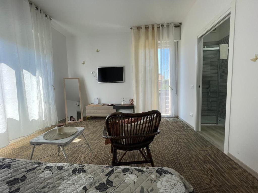 King Room with Balcony room - Image 1