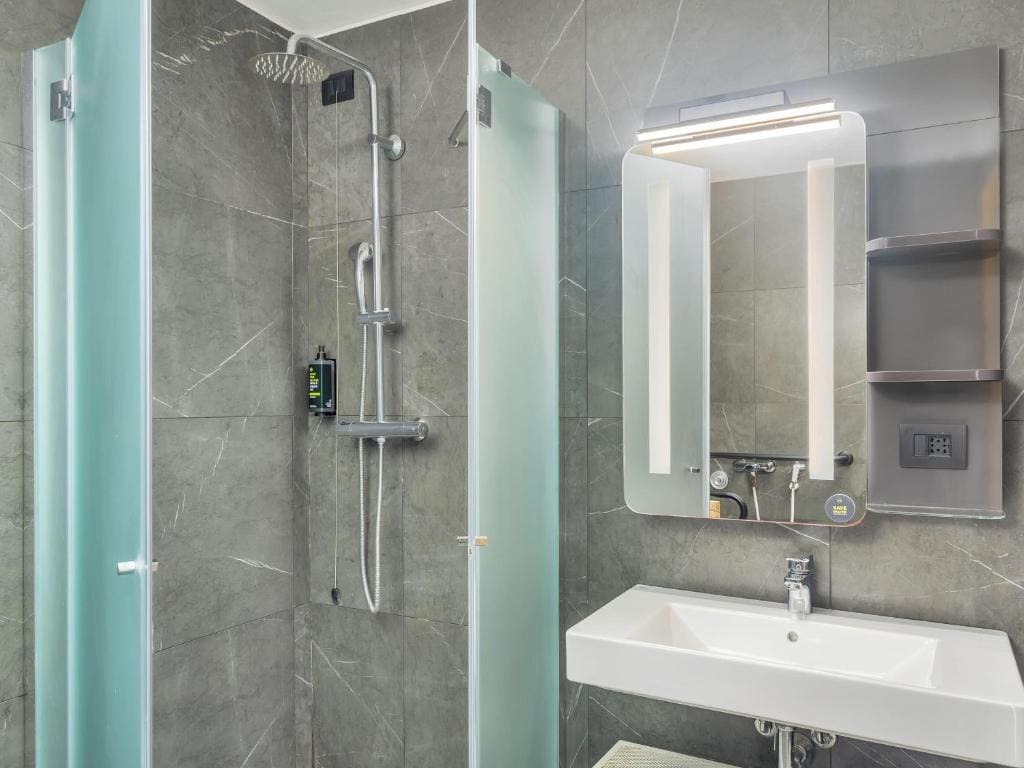 Twin Room - Disability Access room - Image 1