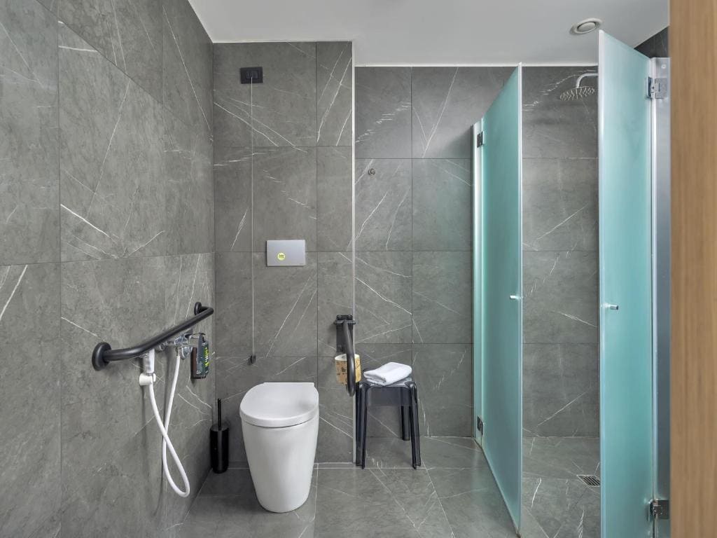 Twin Room - Disability Access room - Image 2