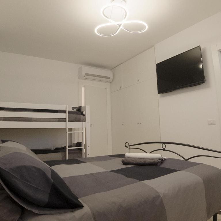 Quadruple Room room - Image 2
