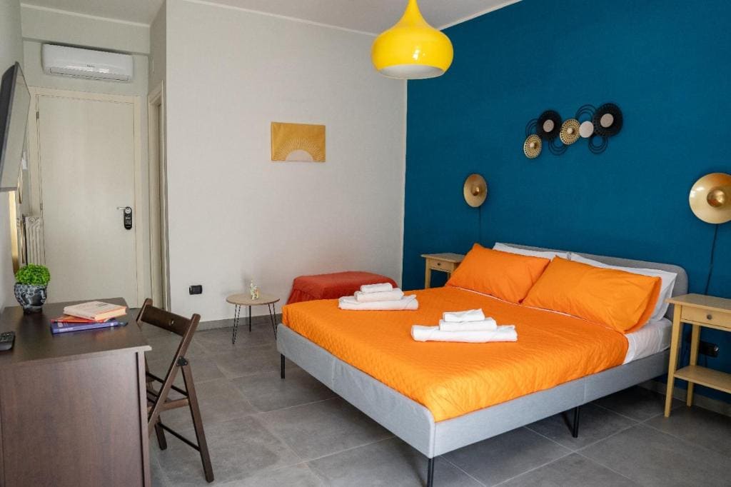 Double Room with Private Bathroom room - Image 2