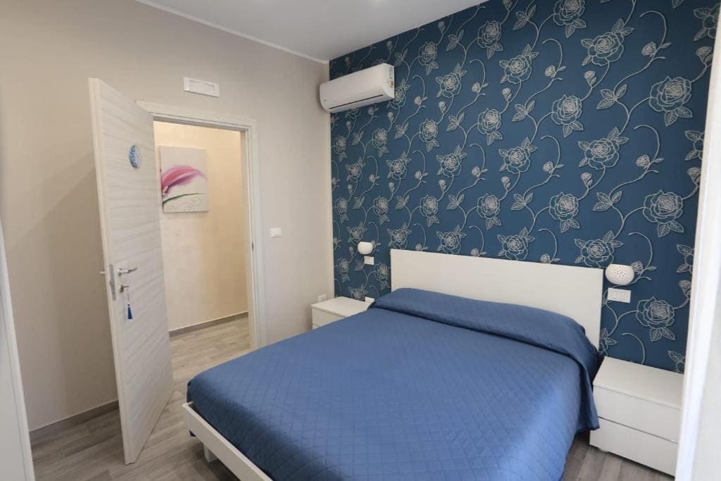 Deluxe Double Room with Balcony room - Image 2