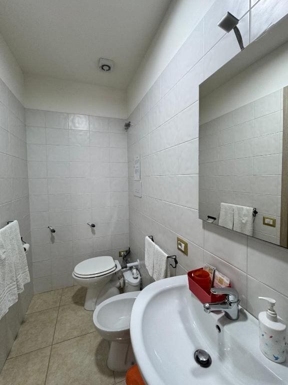 Basic Triple Room room - Image 2