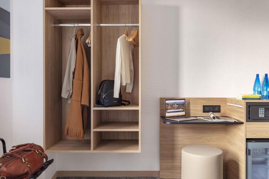 Superior Triple Room room - Image 1