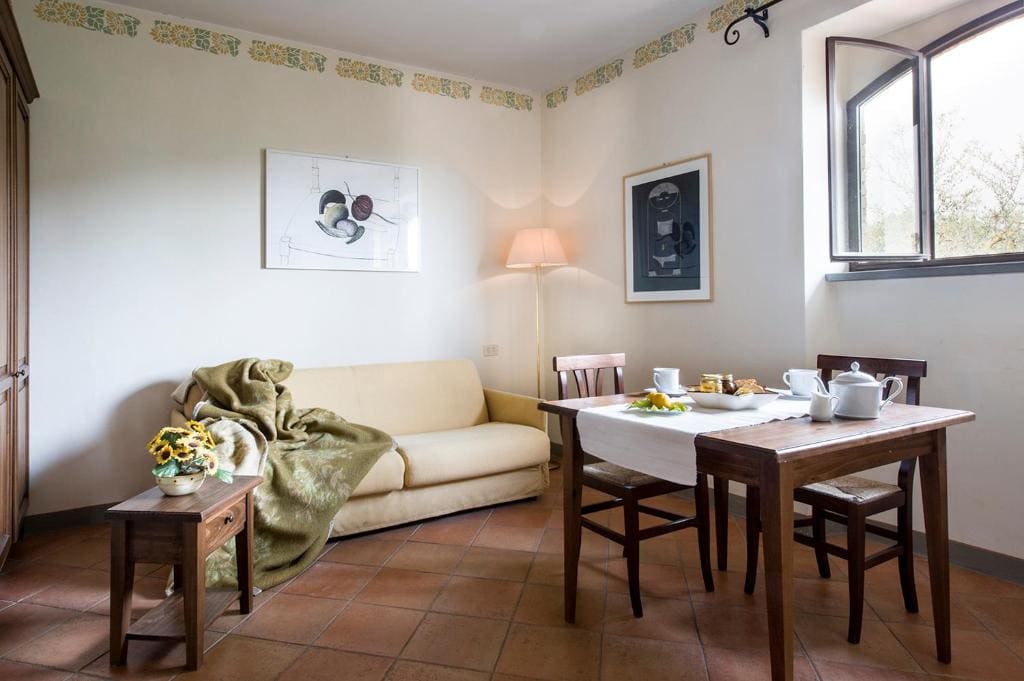 Apartment with Pool View room - Image 2