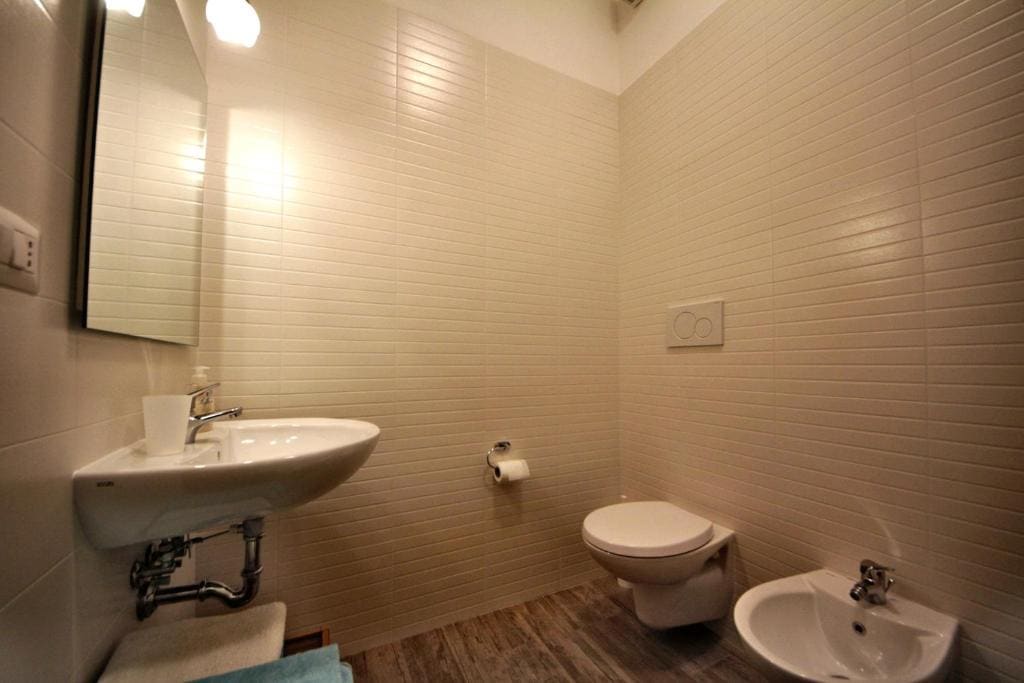 Double Room with French Bed and Private External Bathroom room - Image 1