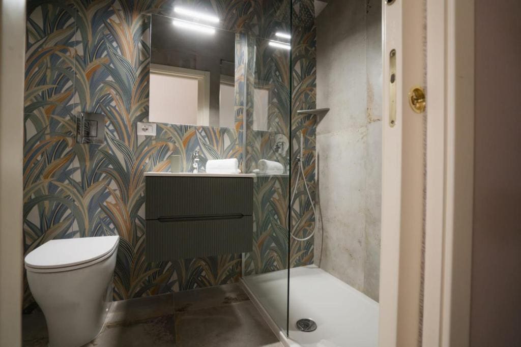 Double Room with Private Bathroom room - Image 1