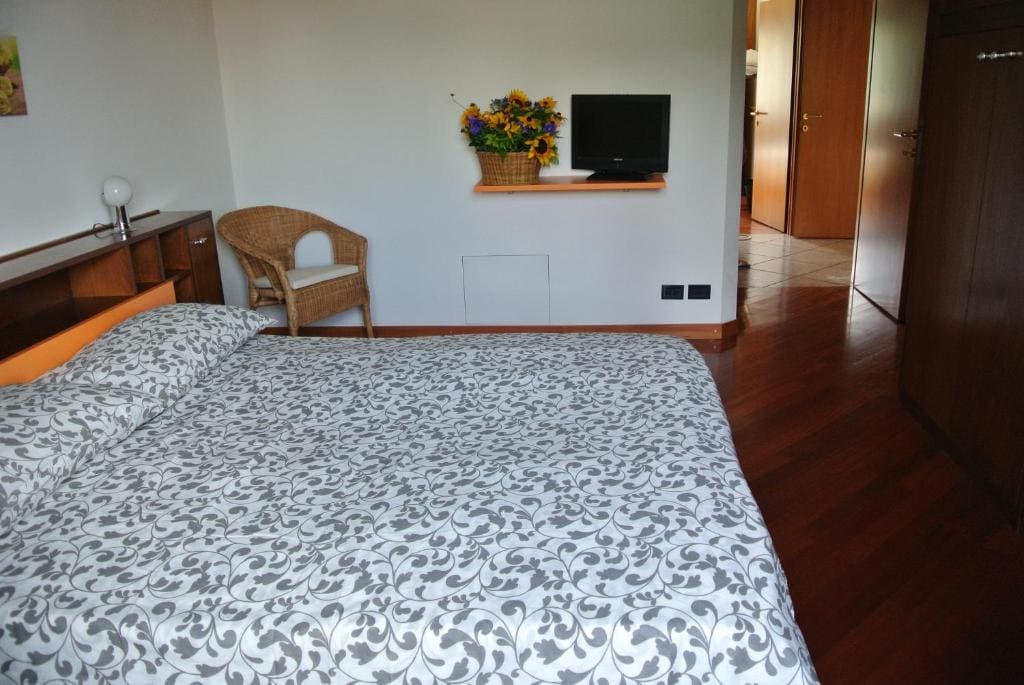 Quadruple Room with Private Bathroom room - Image 1