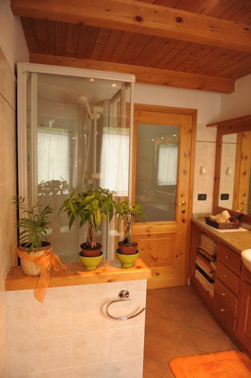 Double Room with Extra Bed room - Image 2