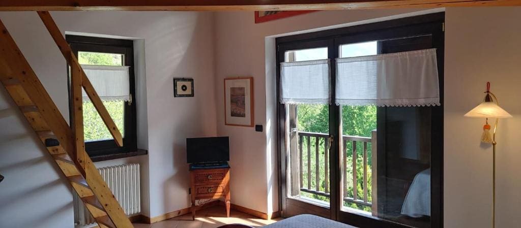 Suite with Mountain View room - Image 3