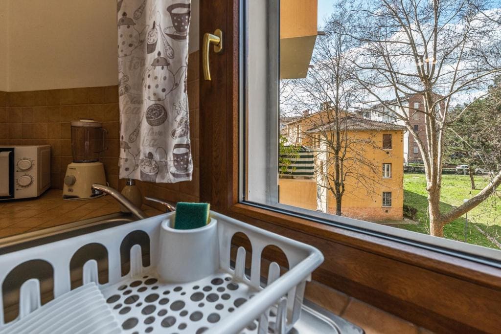 Standard Double Room with Shared Bathroom room - Image 2