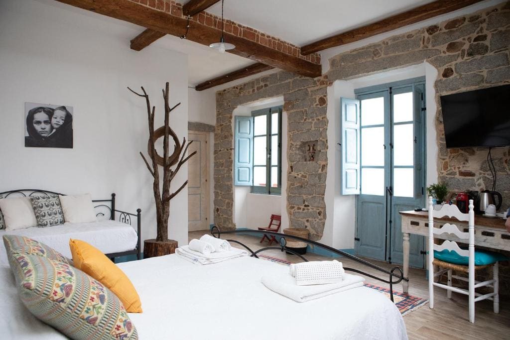 Triple Room with Private Bathroom room - Image 3