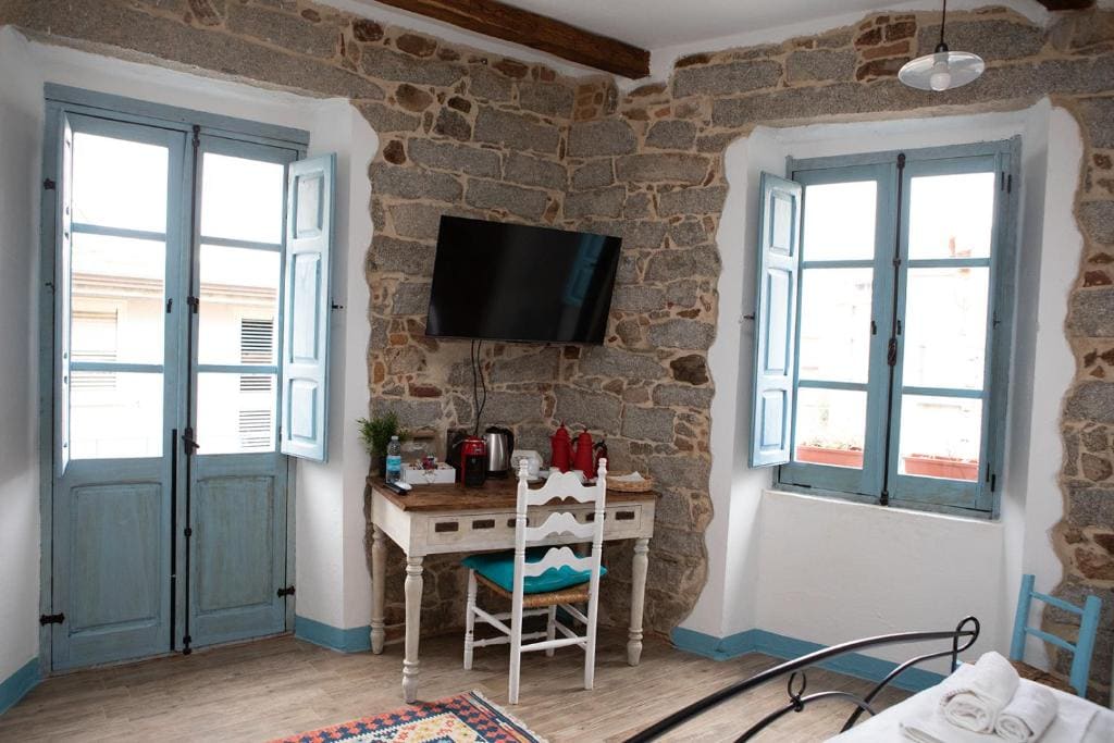 Triple Room with Private Bathroom room - Image 1