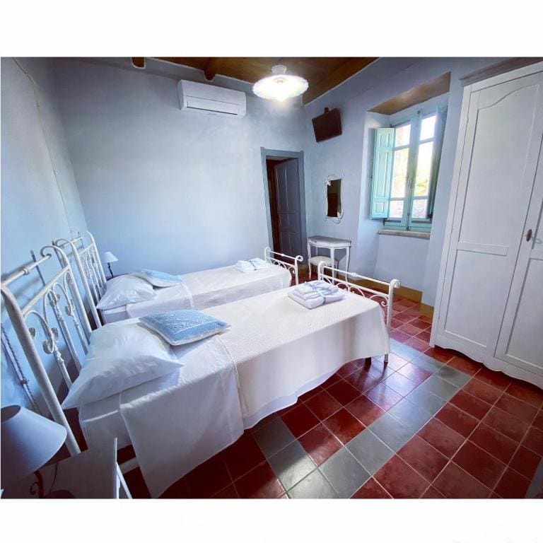 Twin Room with Private Bathroom room - Image 1