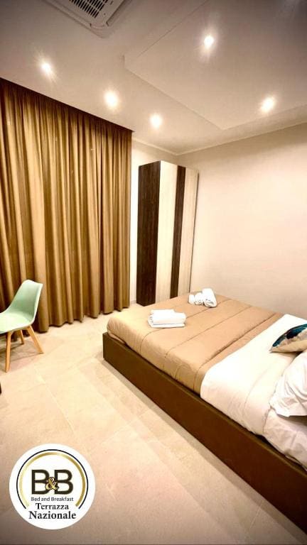 Deluxe Room room - Image 2