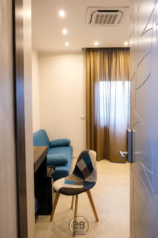 Deluxe Triple Room room - Image 3