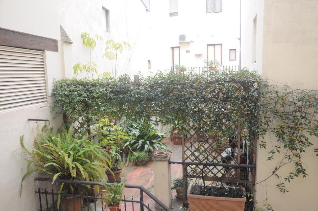 Double Room with Balcony room - Image 1