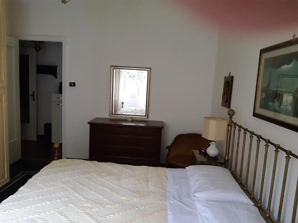 Double Room with Shared Bathroom room - Image 1