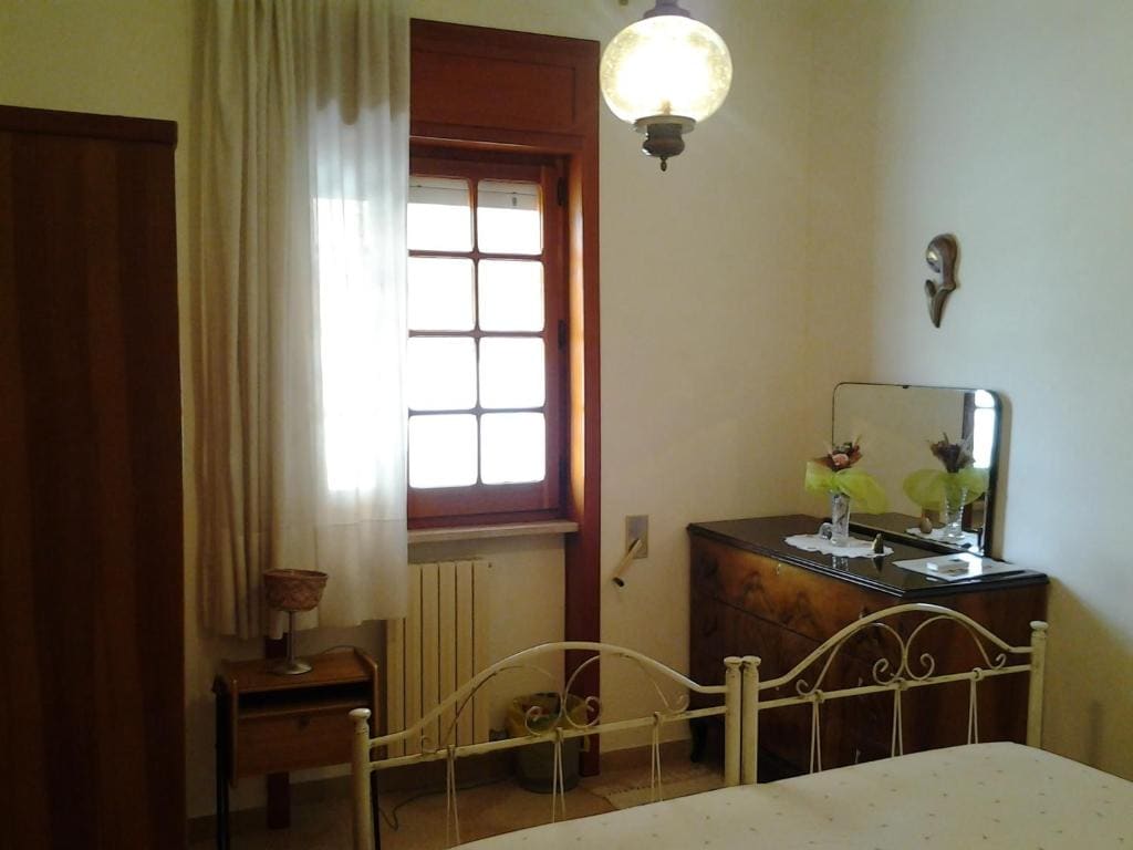 Double Room with Private External Bathroom room - Image 2