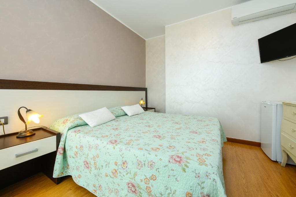 Standard Quadruple Room room - Image 3