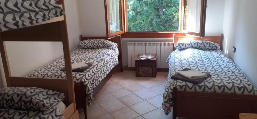Classic Quadruple Room room - Image 1