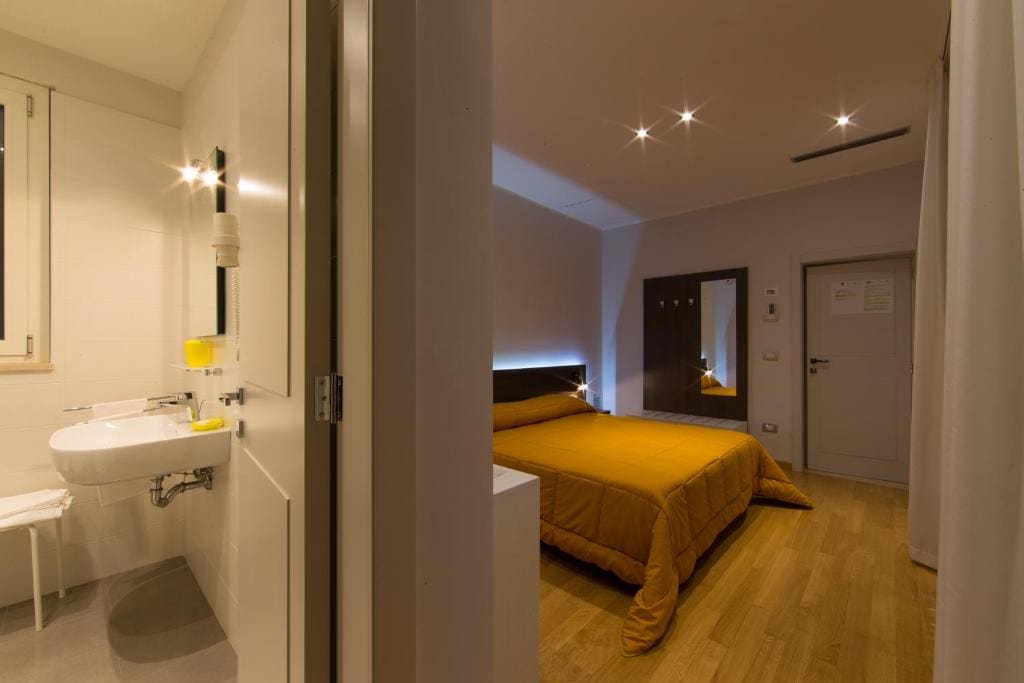 Twin Room with Terrace room - Image 3