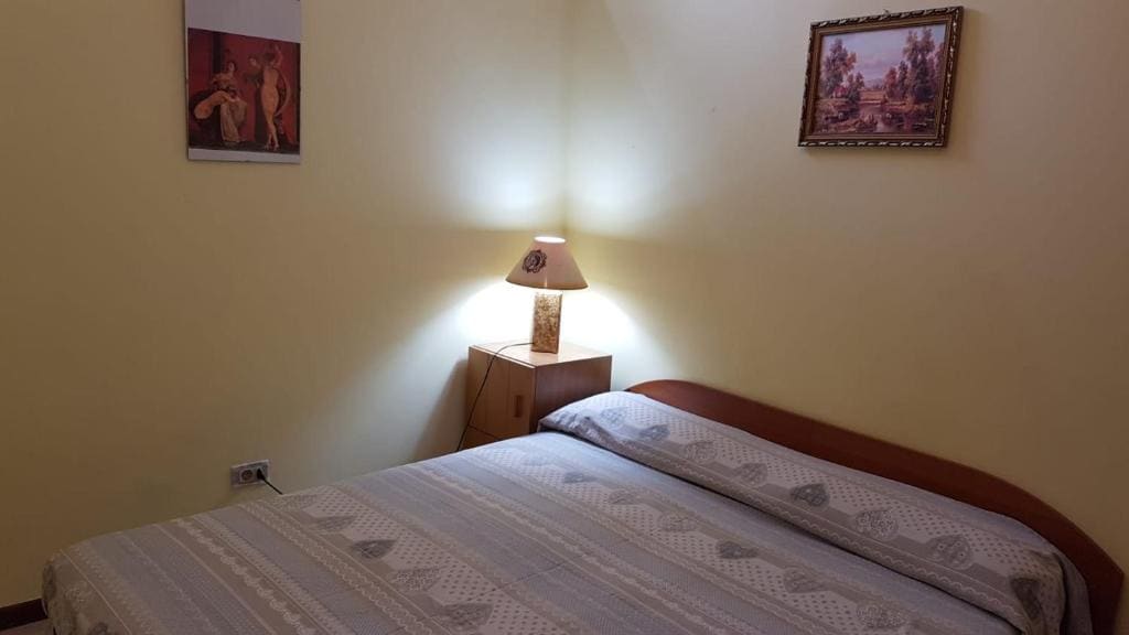 Double Room with Shared Bathroom room - Image 1