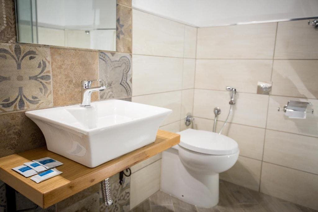 Double Room with Private External Bathroom room - Image 1