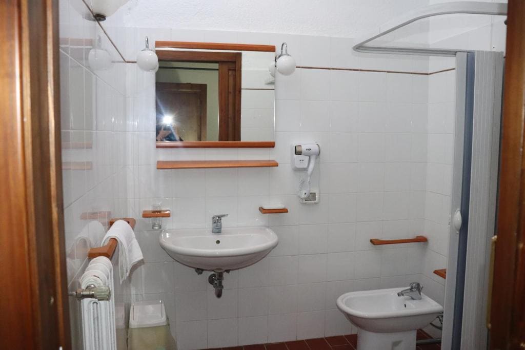 Three-Bedroom Apartment (6 Adults) room - Image 2