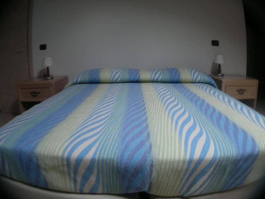 Apartment with Patio - Split Level room - Image 1