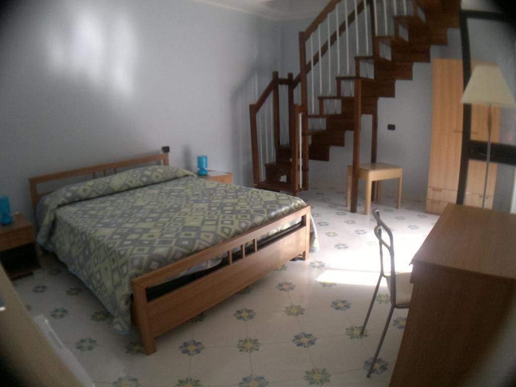 Apartment with Patio - Split Level room - Image 3