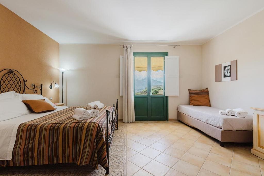 Quadruple Room with Sea View room - Image 1