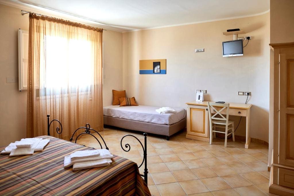 Quadruple Room room - Image 2