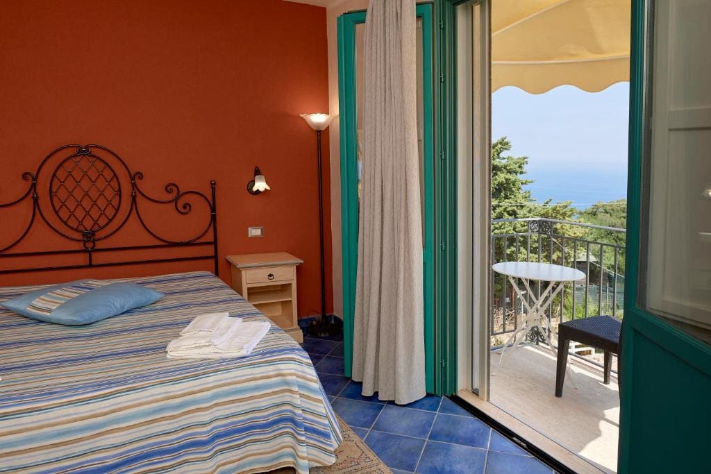 Superior Double Room room - Image 2